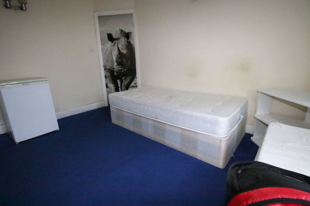 Property photo 1 of 2