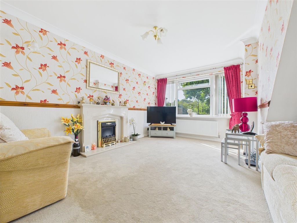 Property photo 2 of 8 Cam02453G0-Pr0135-Still005.Jpg