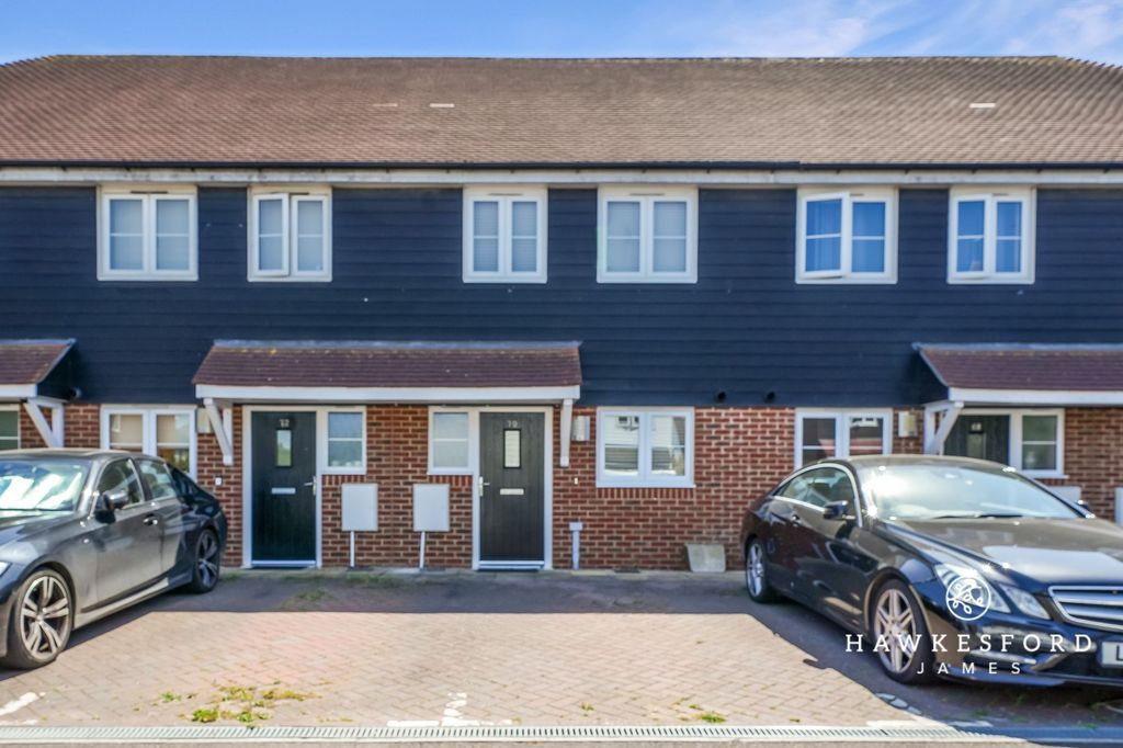 Property photo 1 of 10 Eveas Drive, Sittingbourne - Front