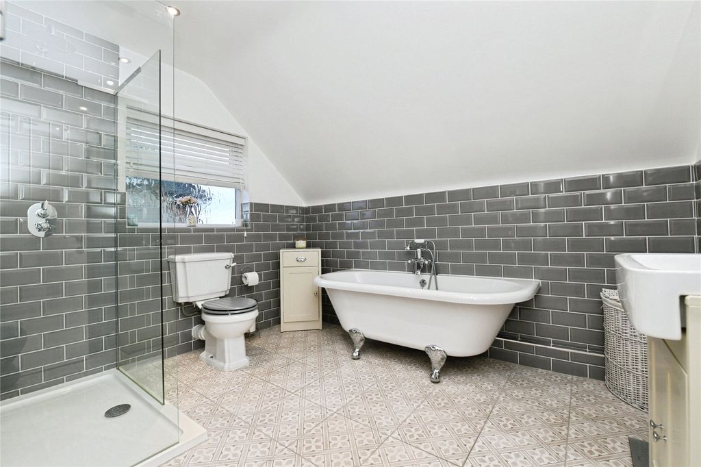 Property photo 3 of 17 Internal