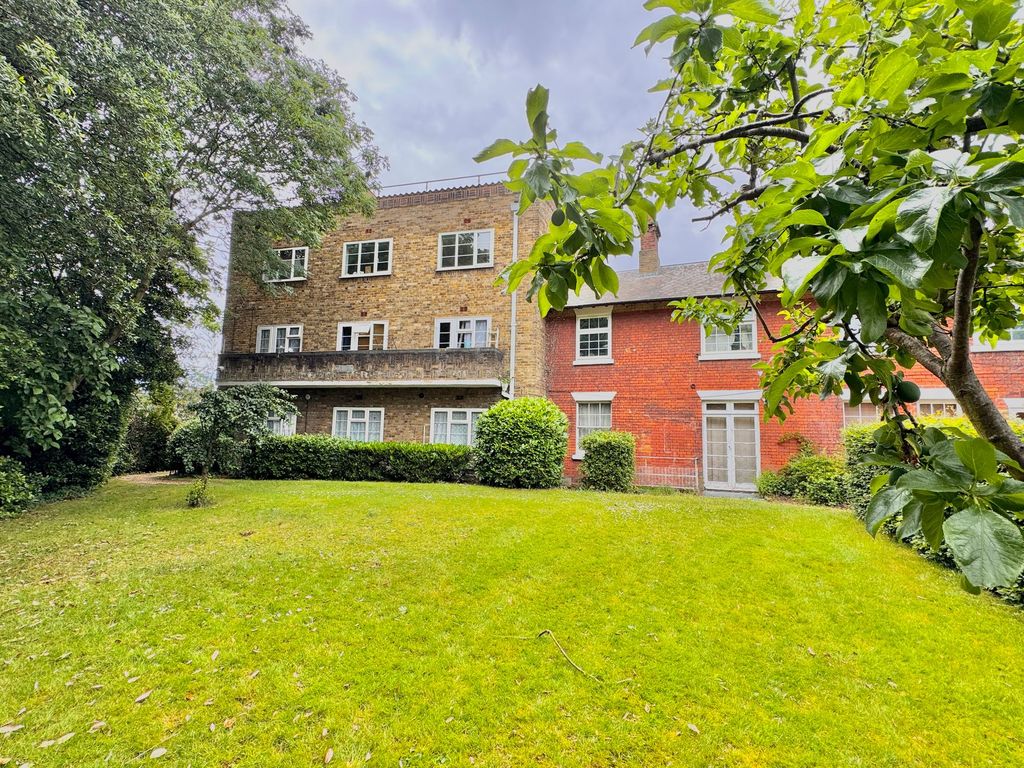 Property photo 1 of 17