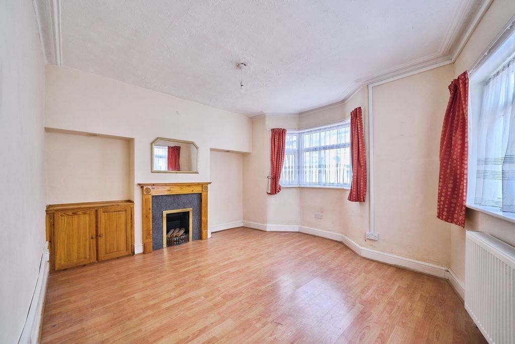 Property photo 3 of 22 Pbox-Img.Jpg