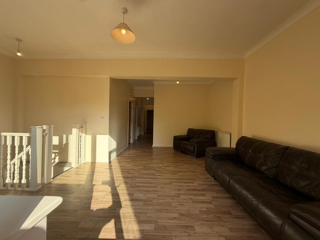 Property photo 2 of 11 Photo 13-10-2025, 14 31 33 (2).Jpg