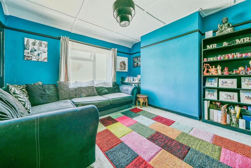 Property photo 2 of 17