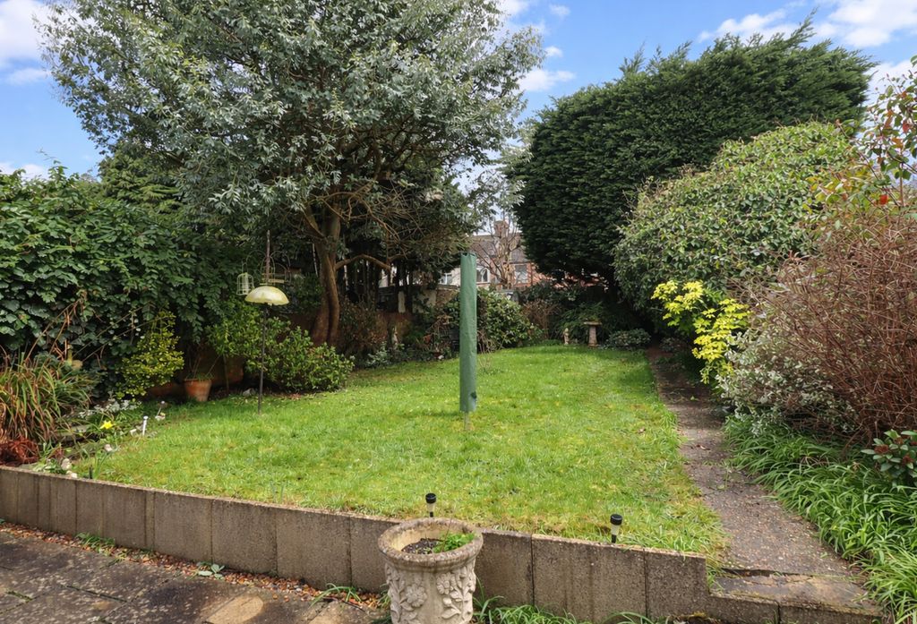 Property photo 2 of 17 Picture No. 27