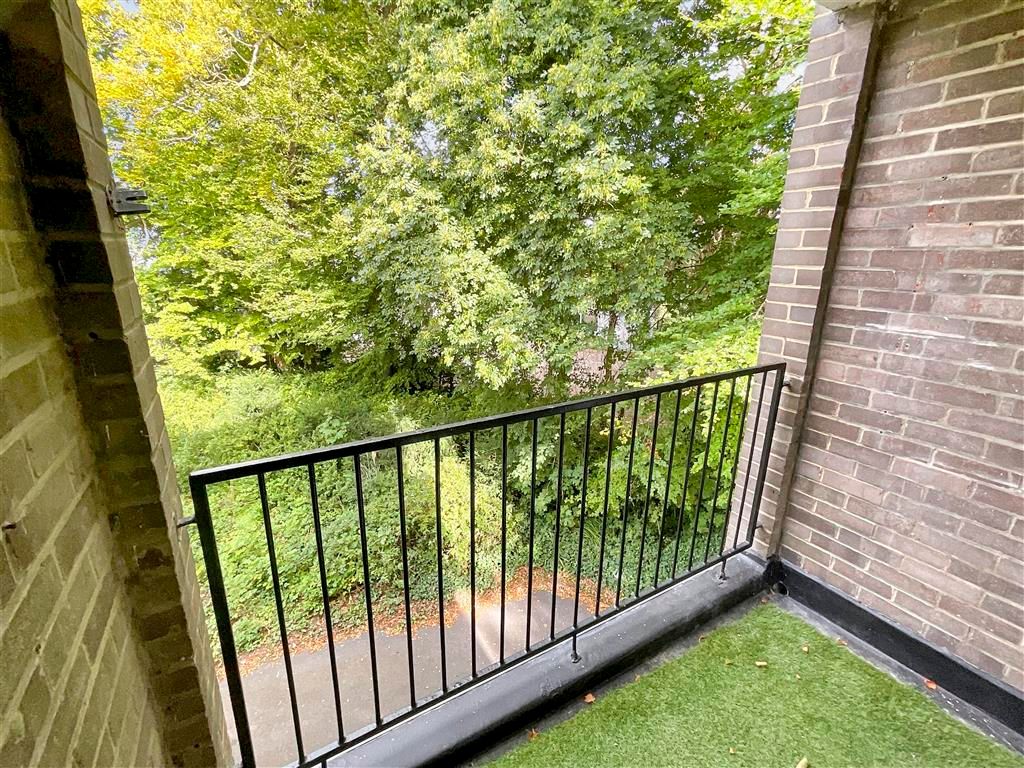 Property photo 2 of 9 Balcony