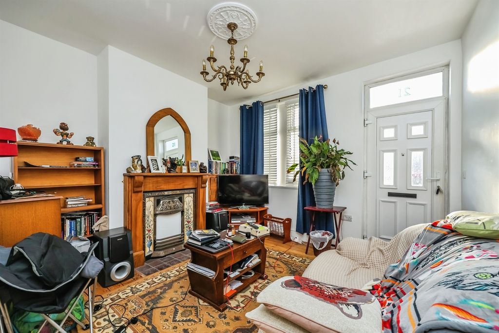 Property photo 3 of 17