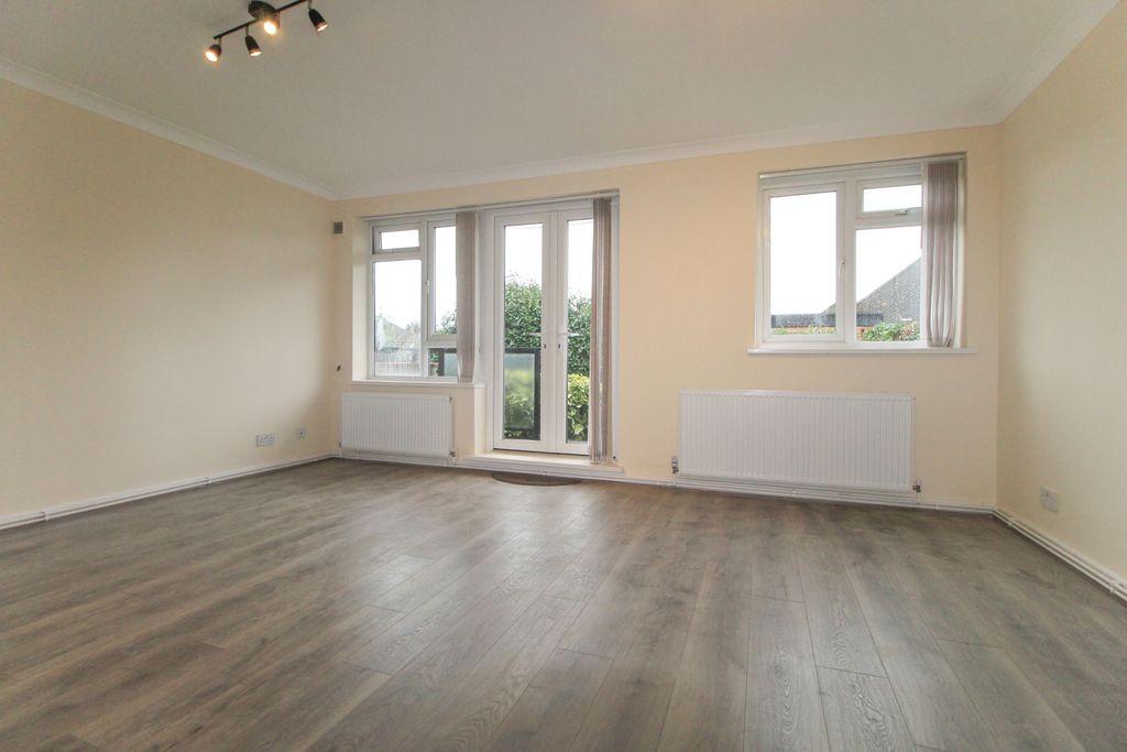 Property photo 3 of 13 Tlc d4d8ba20-d299-4B9A-98B6-F27c35262Df2 85c4E37