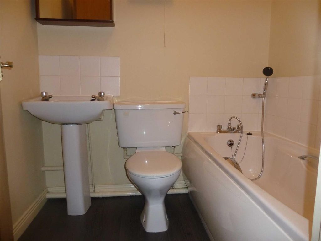 Property photo 3 of 4