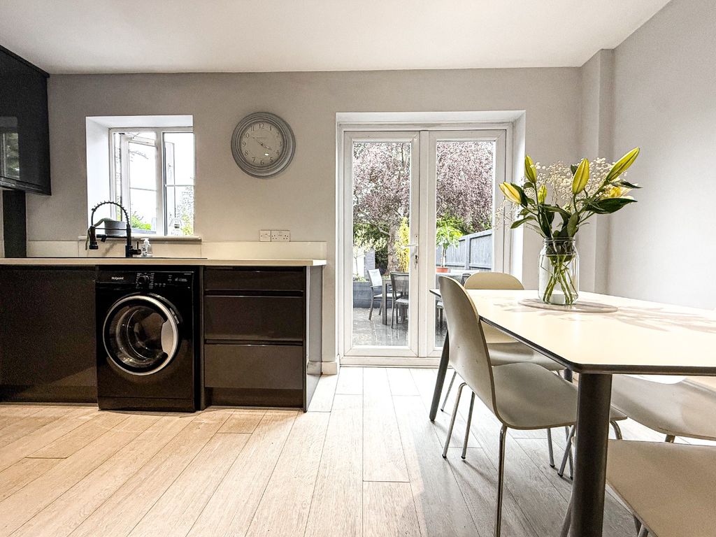 Property photo 3 of 27 4948017
