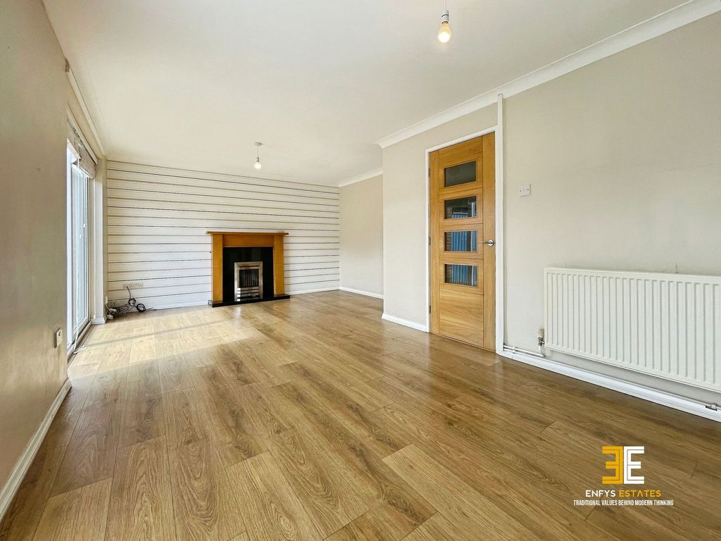 Property photo 2 of 26