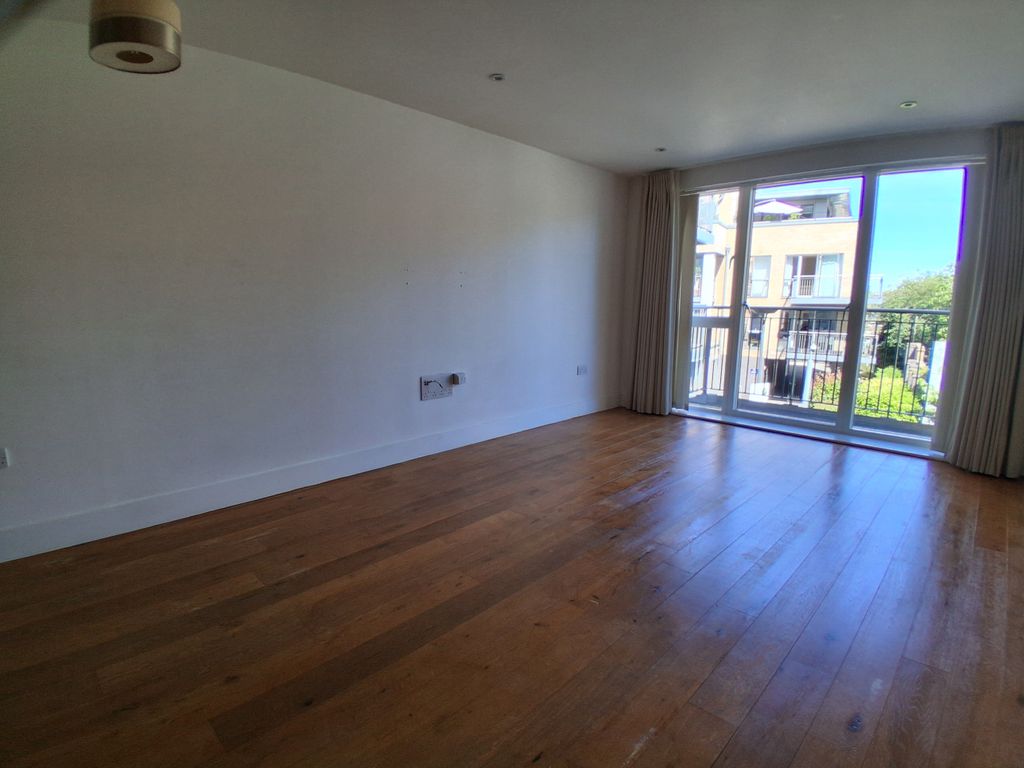 Property photo 2 of 10 1000076469