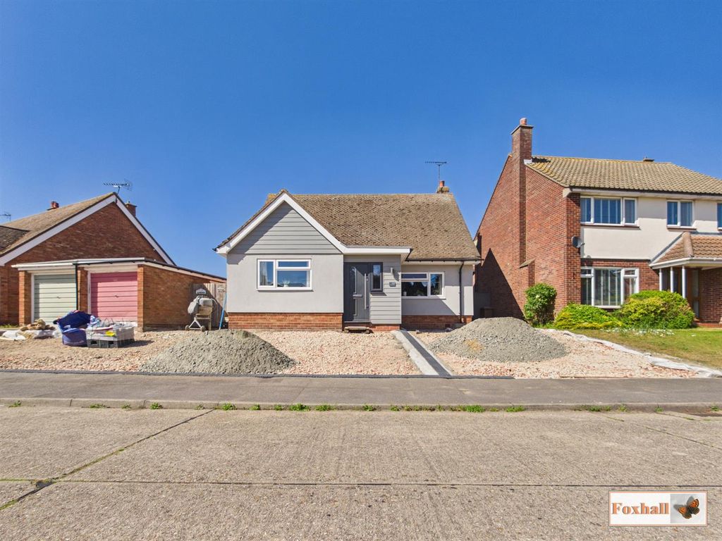 Property photo 1 of 22 Front Garden