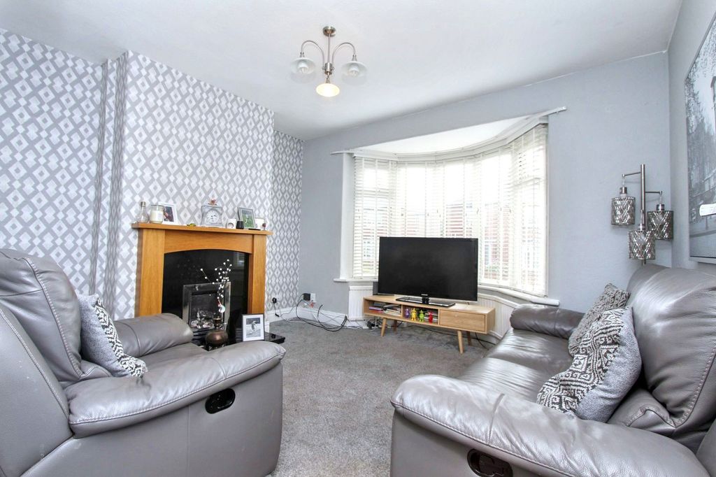 Property photo 2 of 12