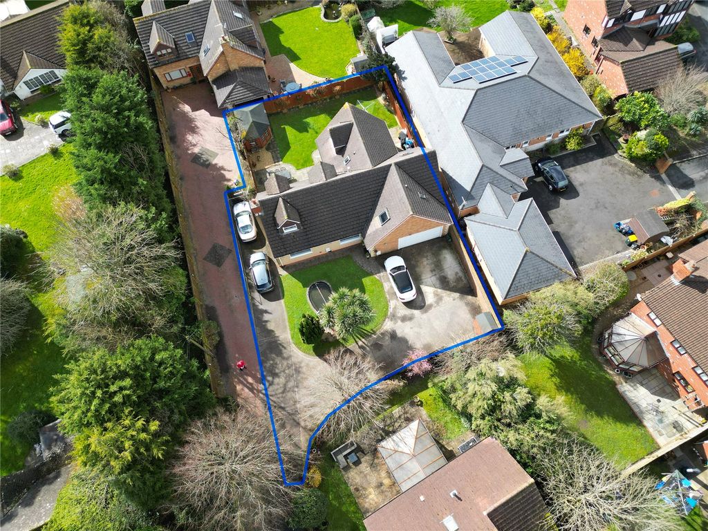 Property photo 2 of 33 Picture No. 53