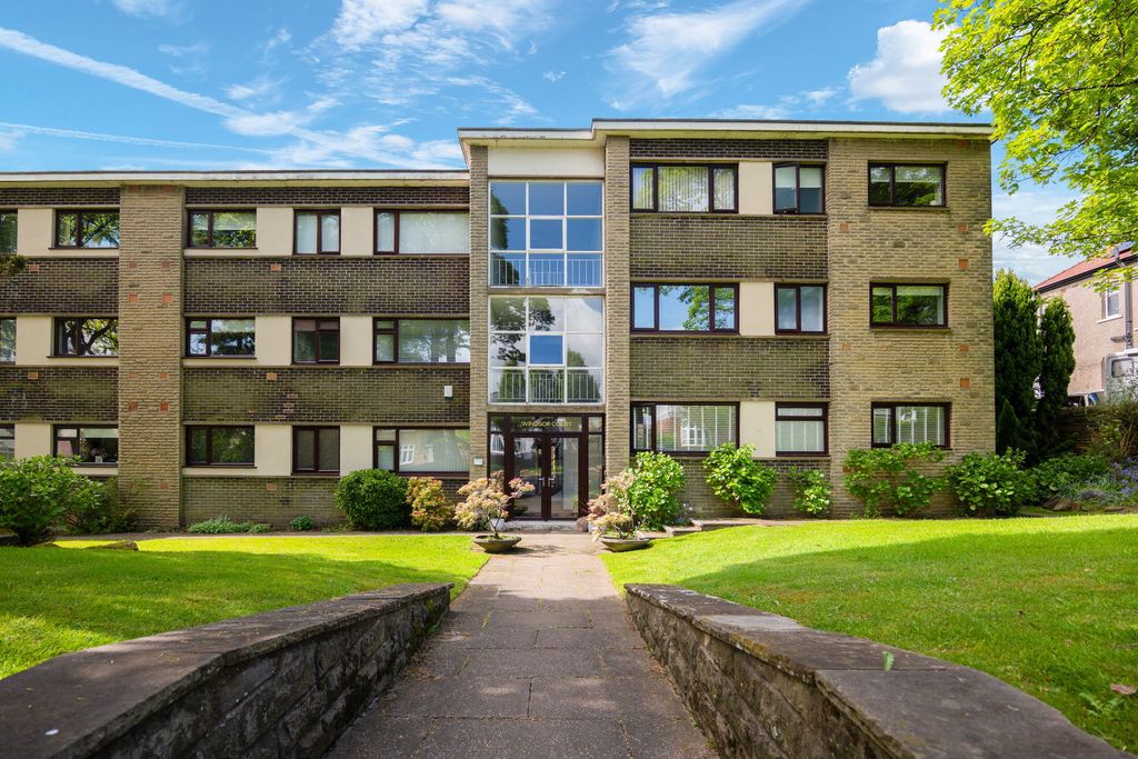 Property photo 1 of 30
