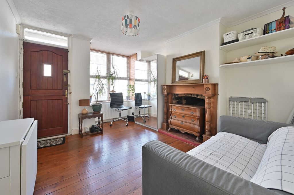 Property photo 2 of 16