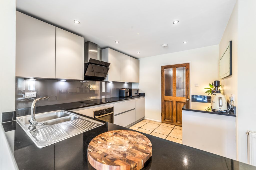 Property photo 3 of 29