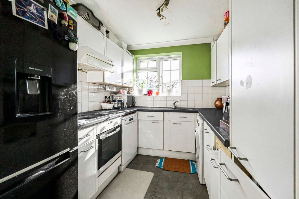 Property photo 3 of 16 Kitchen