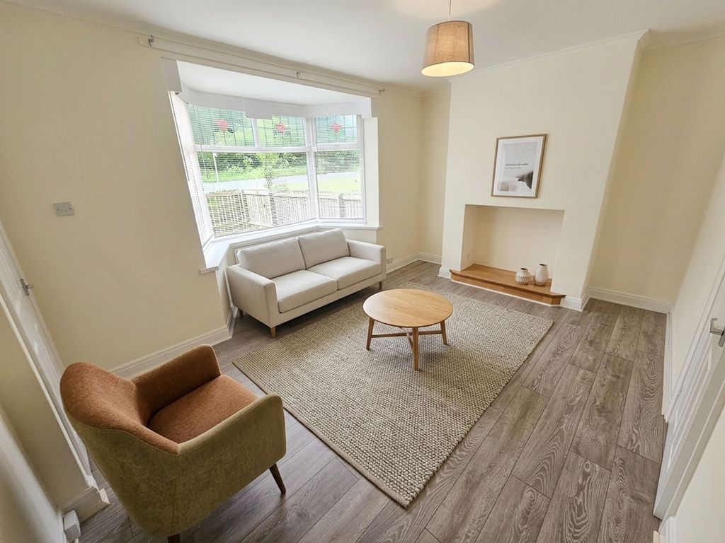 Property photo 2 of 11 Lounge