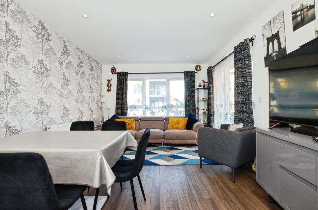 Property photo 3 of 13 Dsc_5709