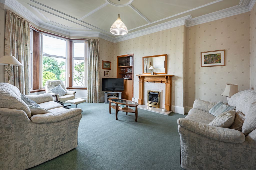 Property photo 3 of 48