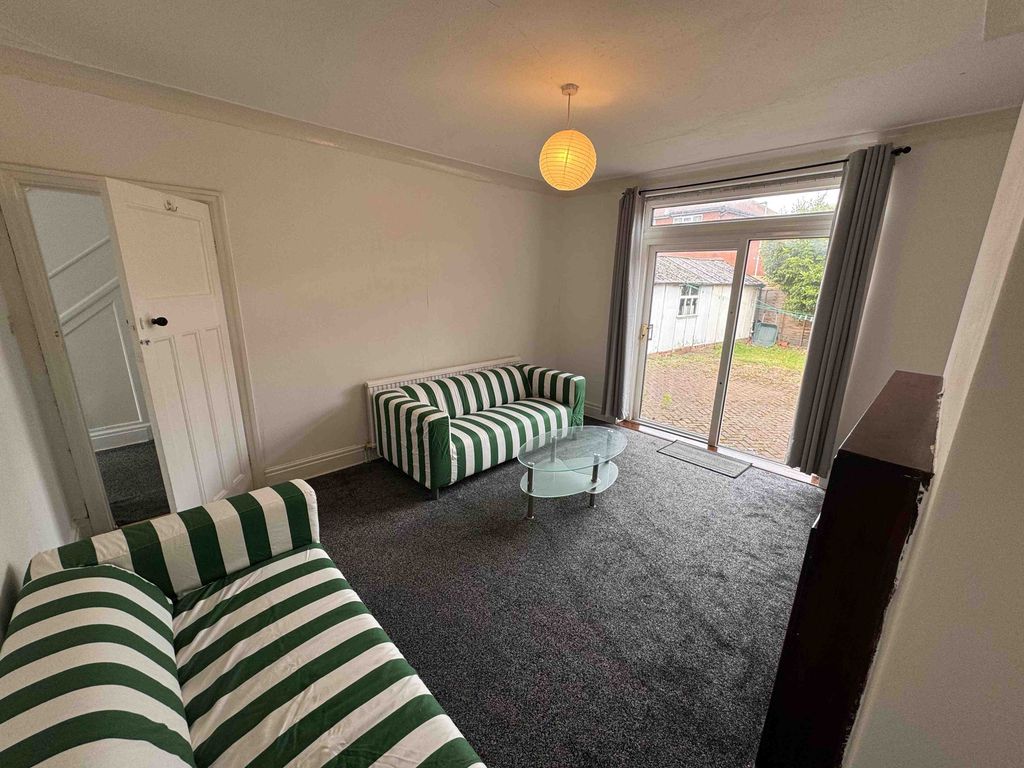 Property photo 3 of 9 Photo