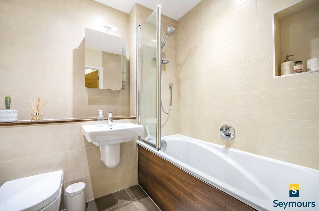 Additional image 21 of 2 bed flat for saleGuildford, Surrey GU1