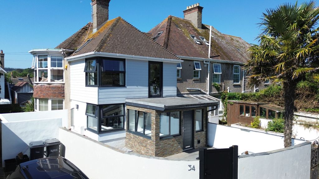 Property photo 1 of 25