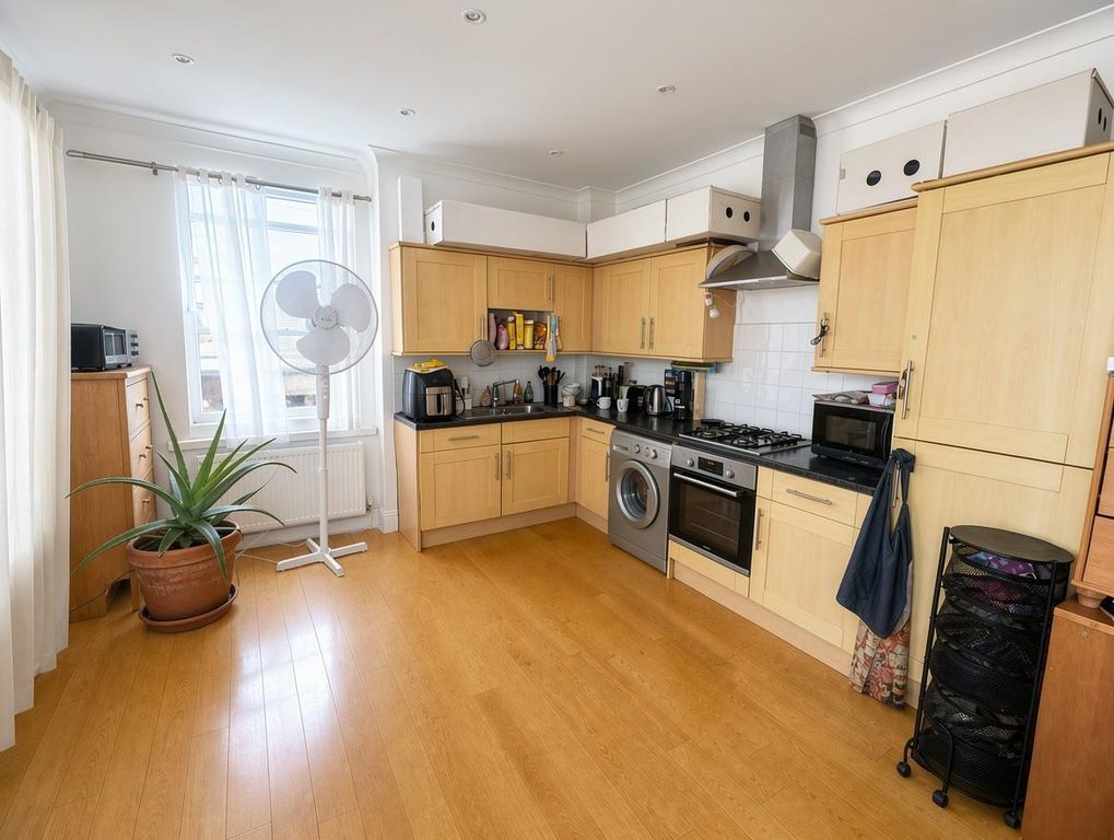 Property photo 2 of 7