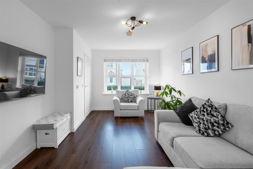 Property photo 3 of 25 Lounge-2.Jpg