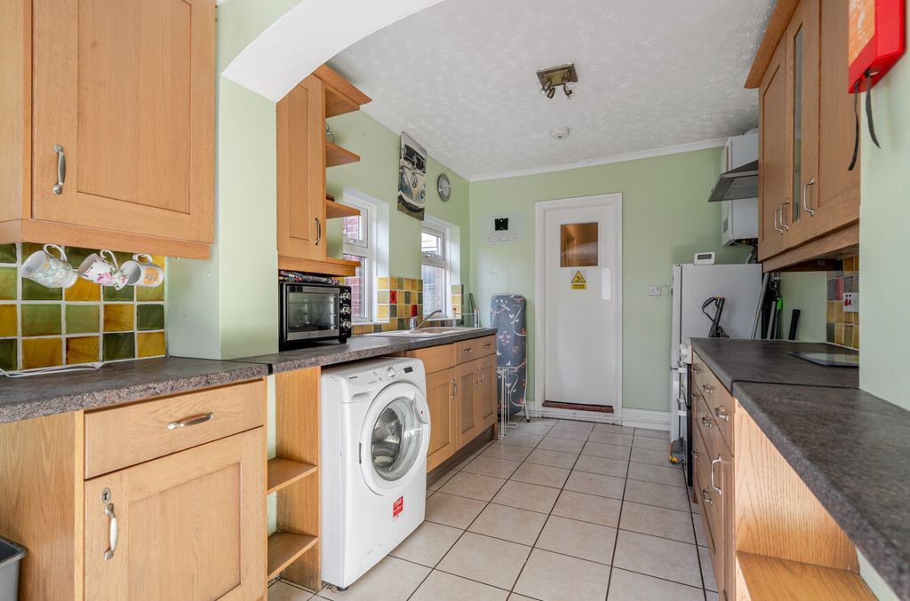 Property photo 3 of 19 1524680-3-6Abe4Ab...