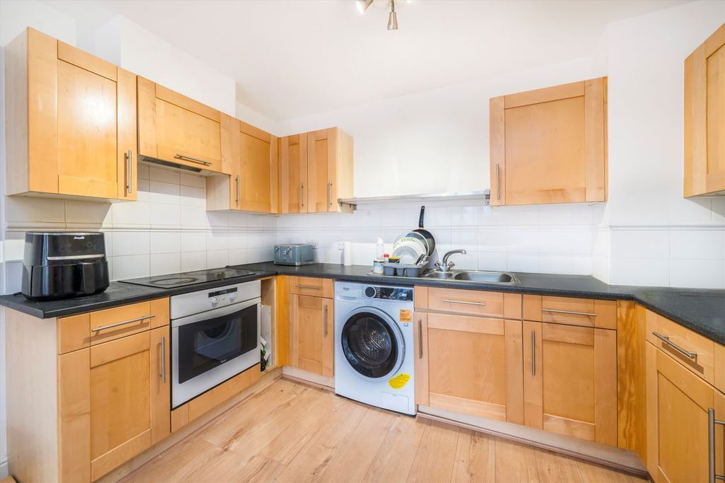 Property photo 3 of 6