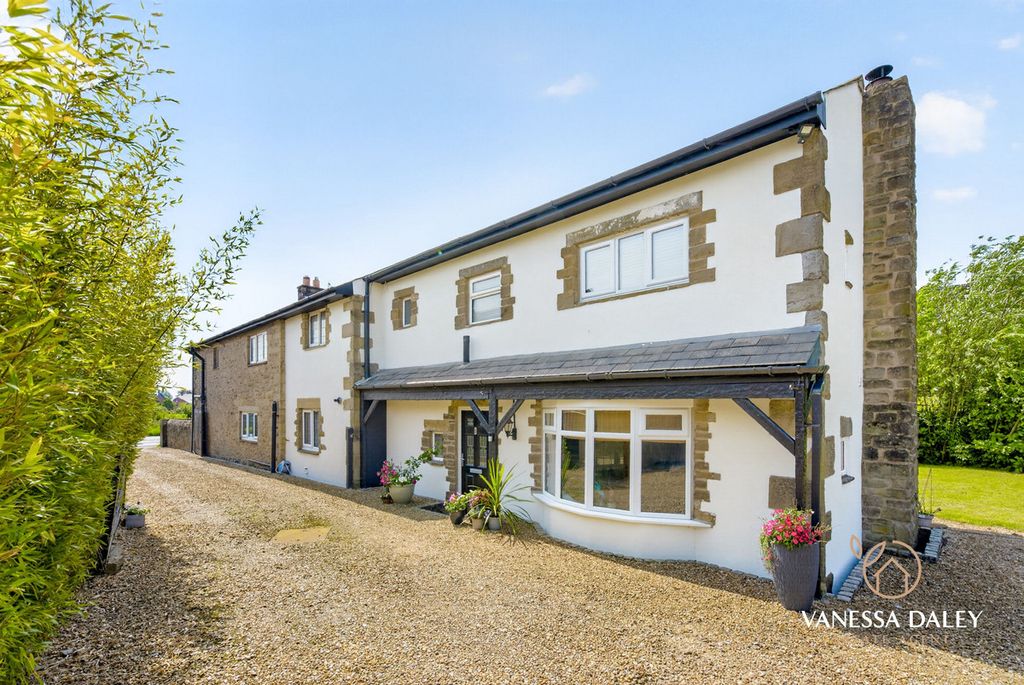 Property photo 1 of 44
