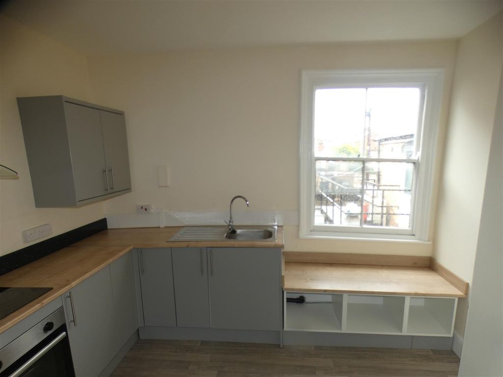 Property photo 3 of 7 59 Market Place Kitchen New (1).Jpg