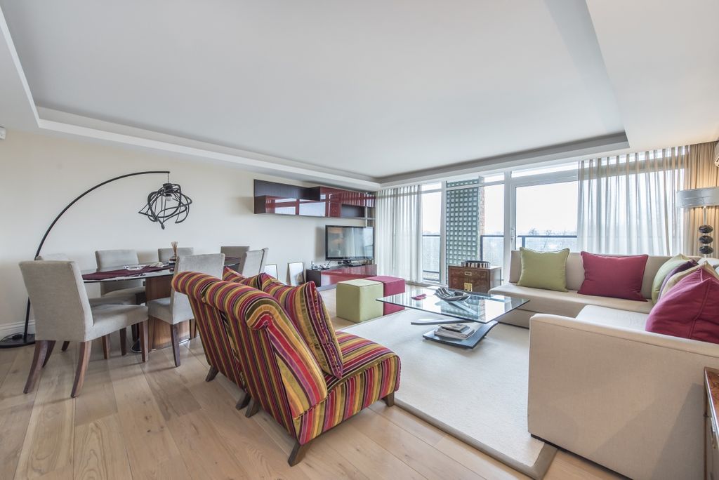 Property photo 1 of 19 Reception