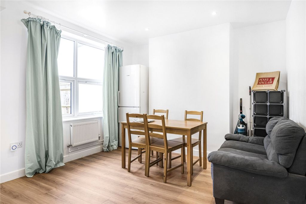 Property photo 3 of 20 Picture No. 16