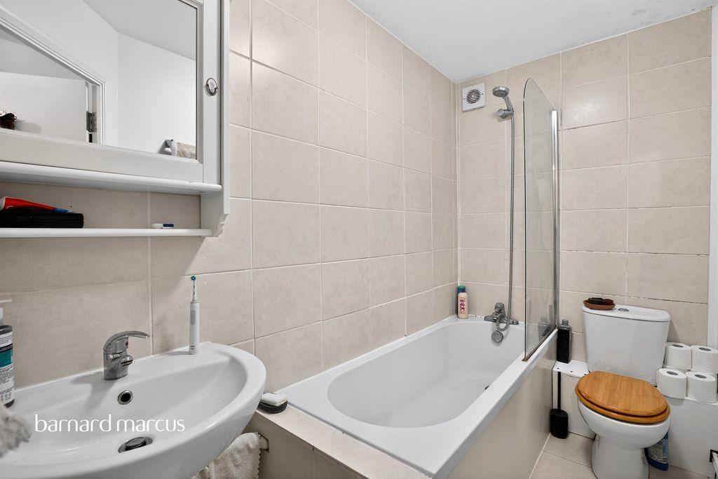 Property photo 3 of 22