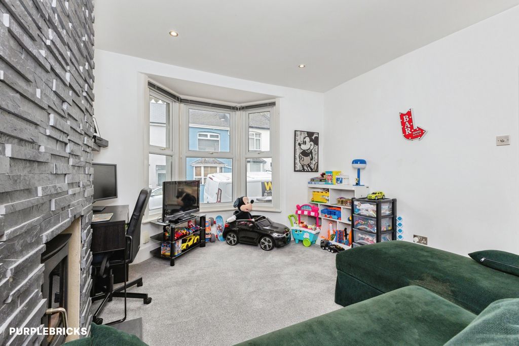 Property photo 3 of 26