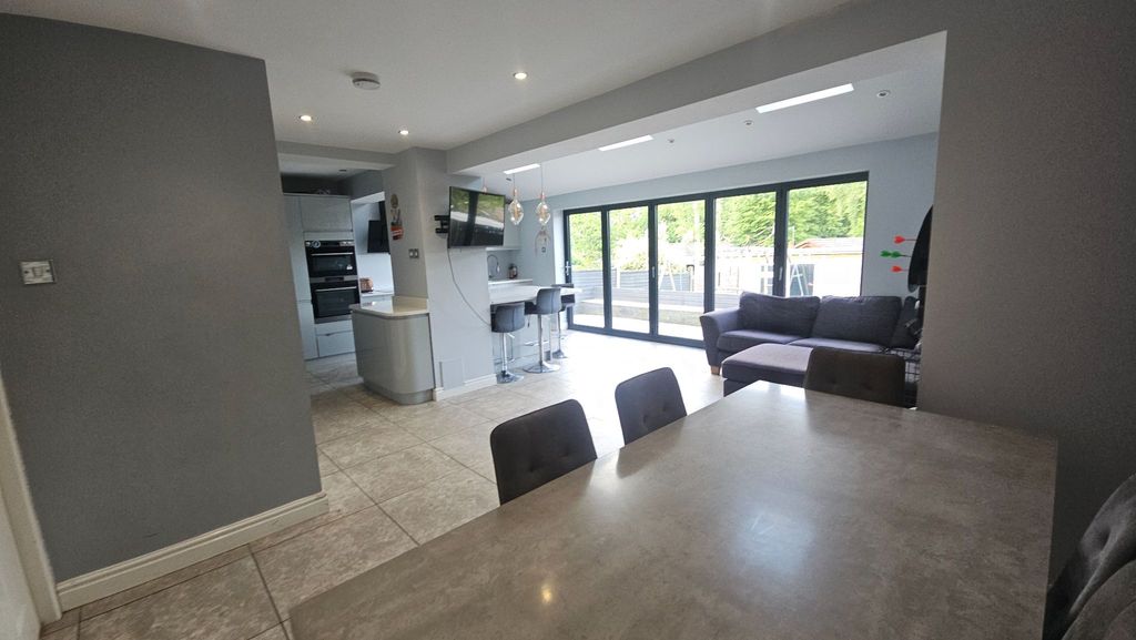 Property photo 3 of 19 Open Plan