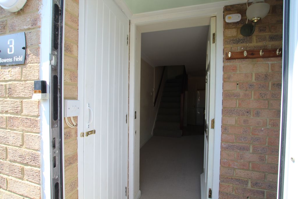 Property photo 2 of 9