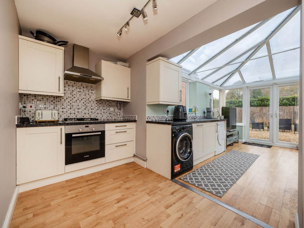 Property photo 3 of 27