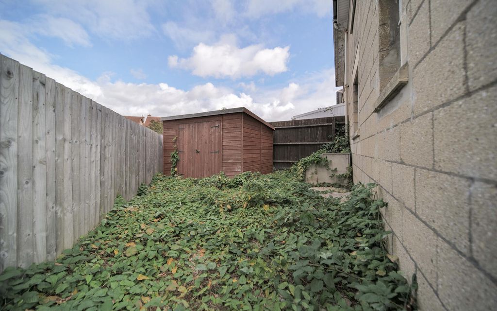 Property photo 3 of 13 P1076488.Jpg