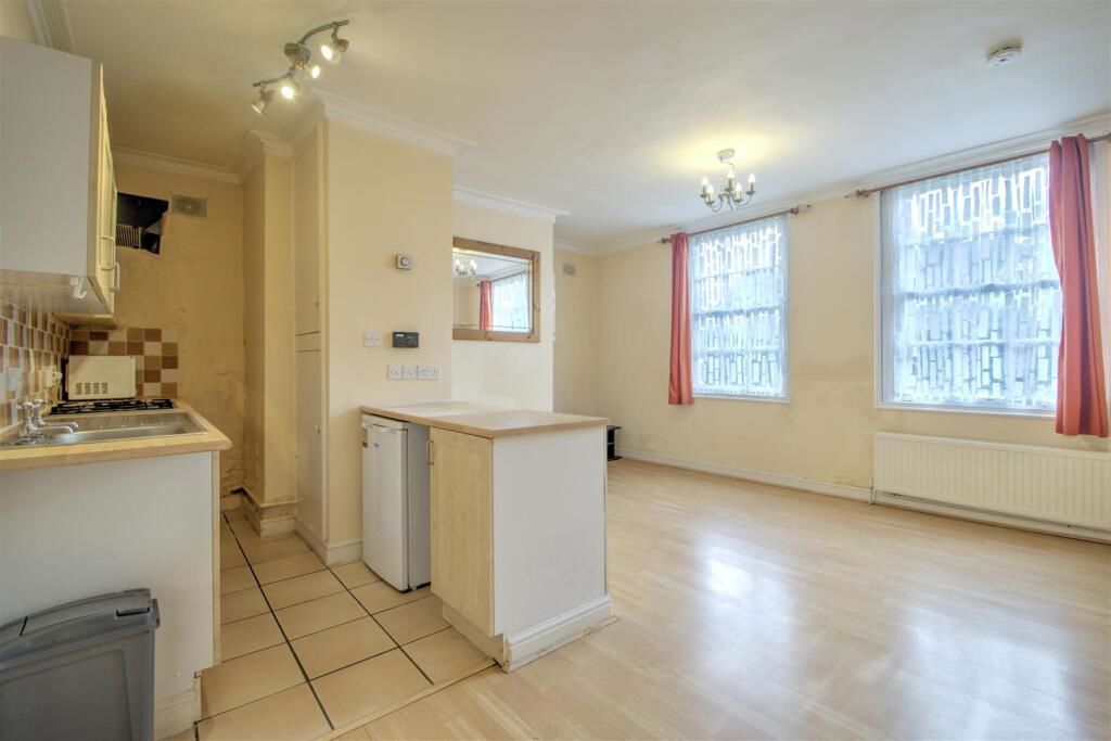 Property photo 2 of 8