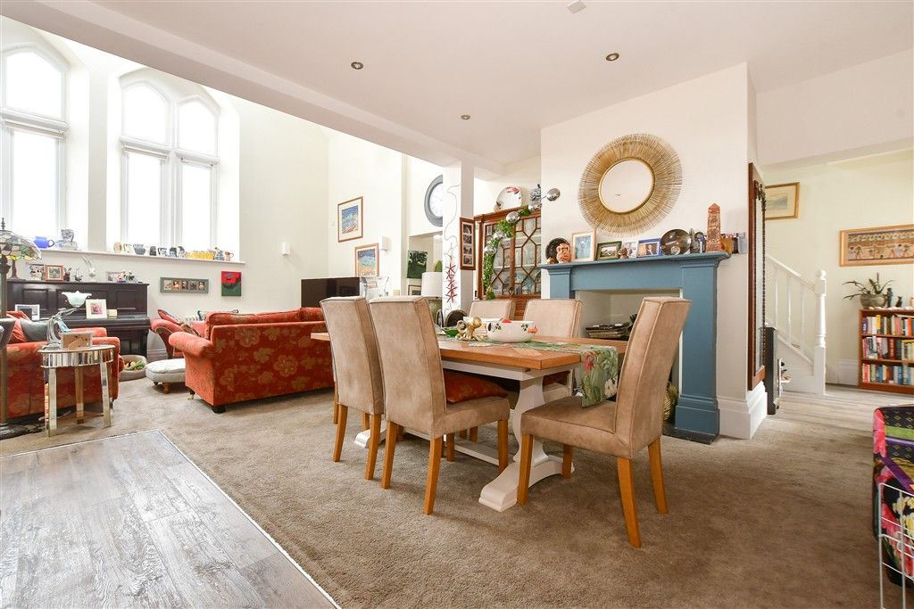 Property photo 3 of 18 Kitchen/ Dining Area