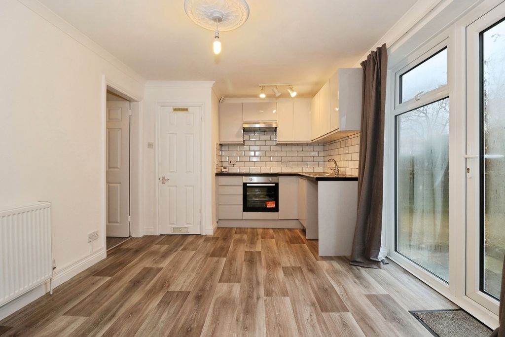 Property photo 2 of 19 Kitchen