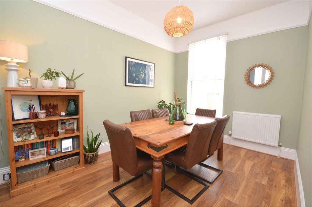 Property photo 3 of 19 Dining Room