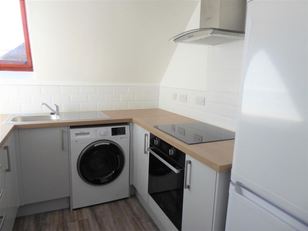 Property photo 2 of 14 Kitchen