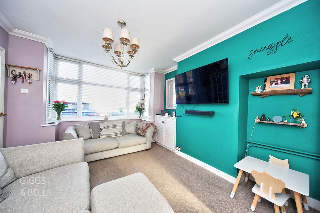 Property photo 2 of 18 4900091