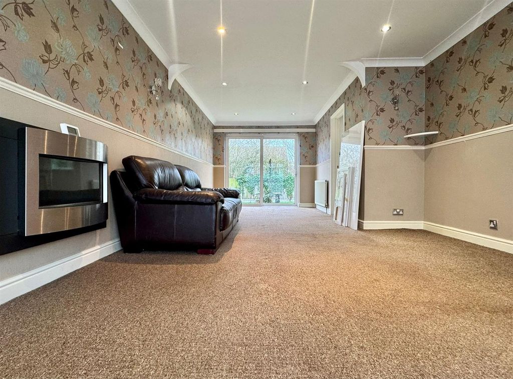 Property photo 2 of 25 45B7Ad80-E2B7-4966-9F35-c0707E8Abeff.Jpeg